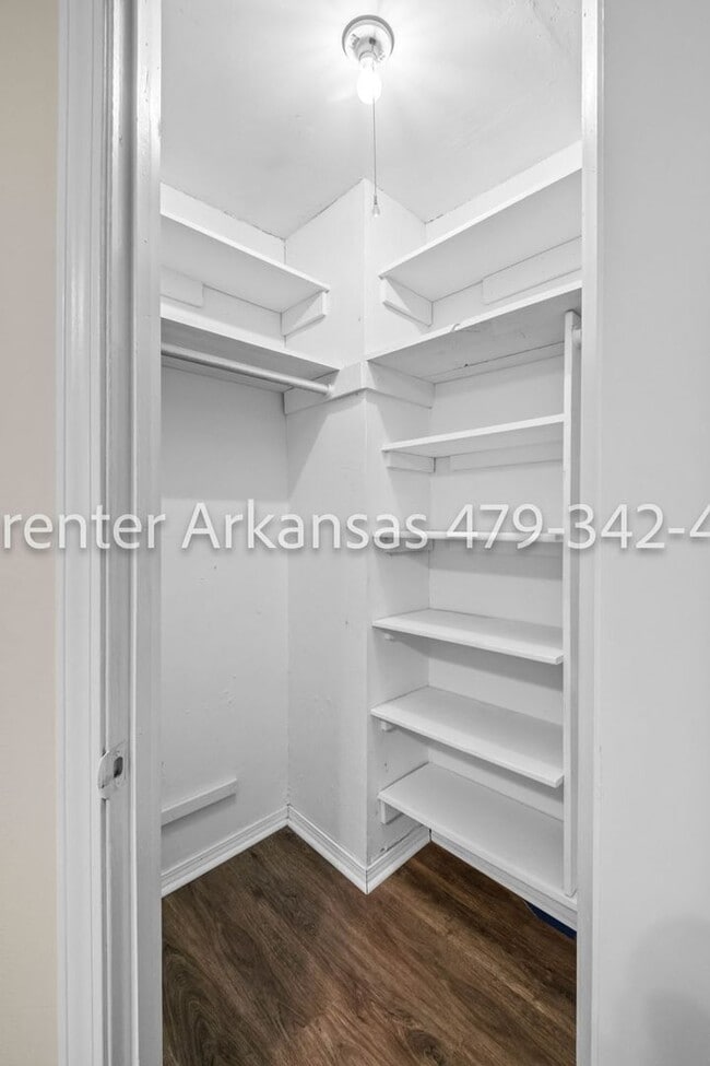 Building Photo - Classic Fayetteville Charm Near Dickson Street with Stunning Outdoor Space