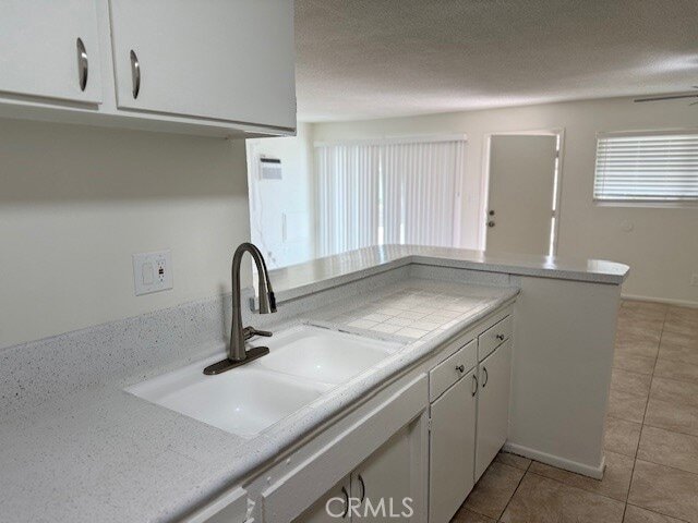 Building Photo - 685 E Vista Chino