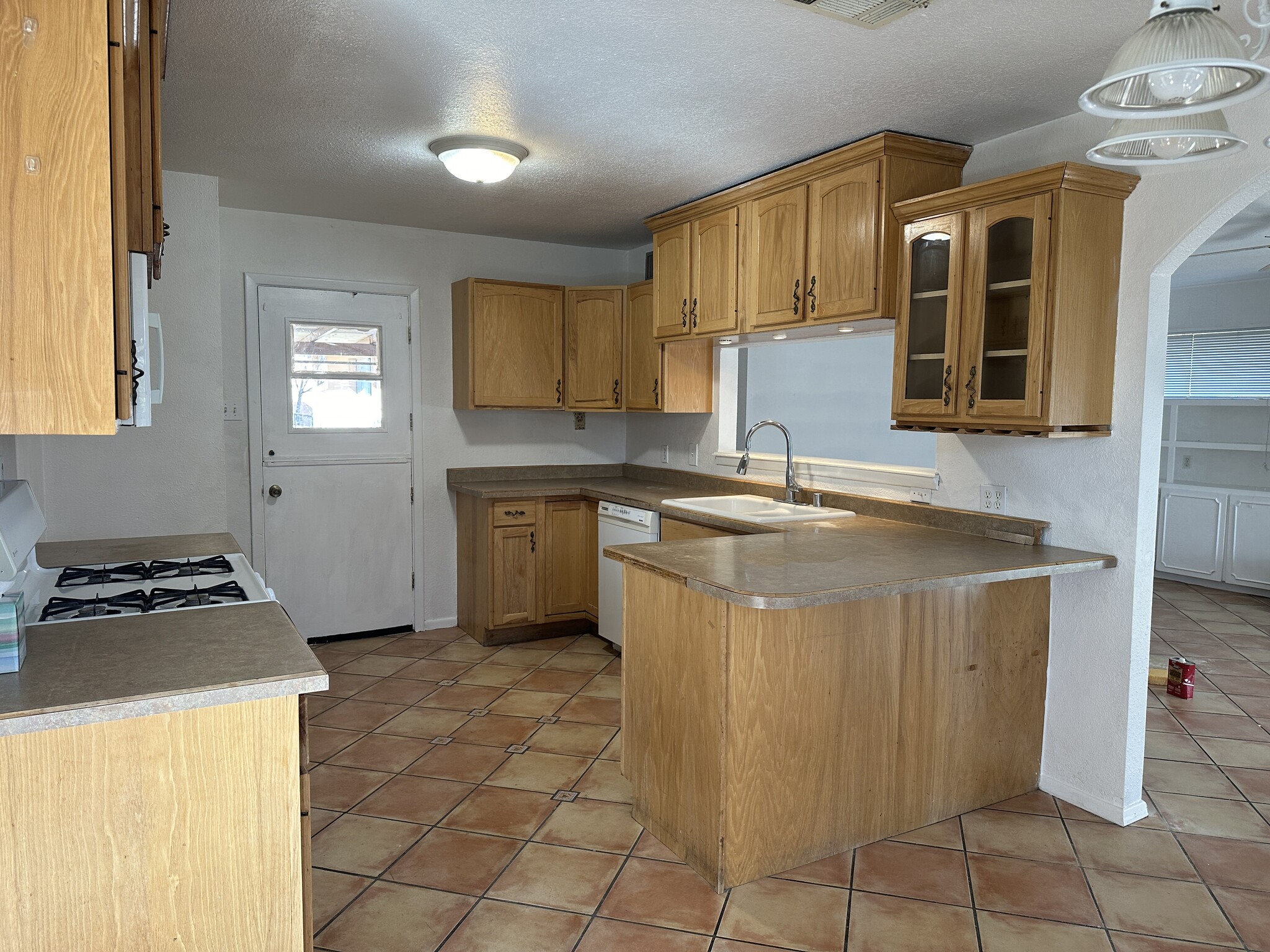 Building Photo - 1001 Cedardale Dr