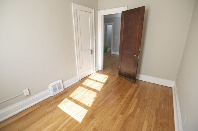 Building Photo - 1285 W 114th St