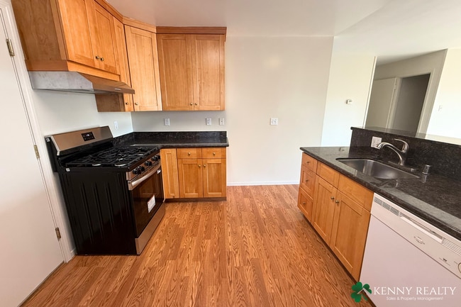 Building Photo - Bright Multi-Level 4BR Home with Two Primary Bedrooms