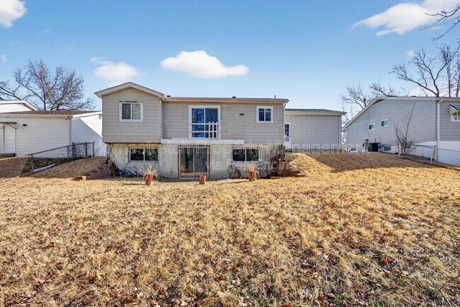 Building Photo - 12887 Fox Haven Dr