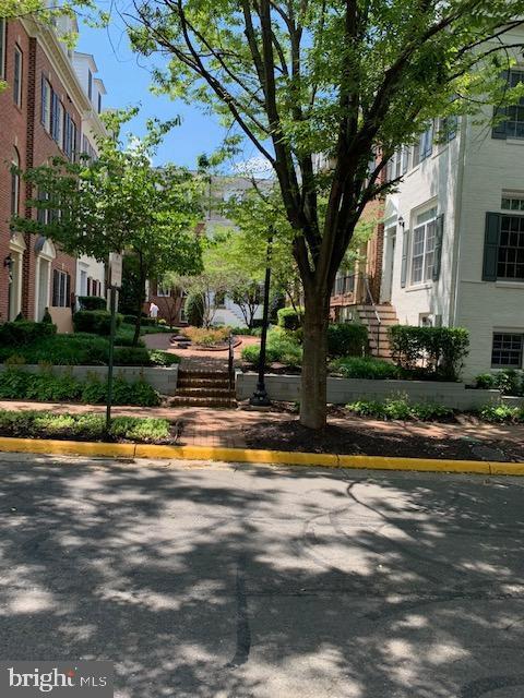 Building Photo - 8836 Ashgrove House Ln