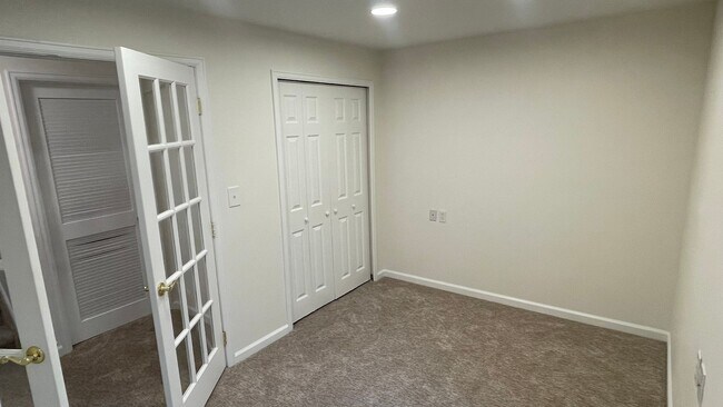 Building Photo - 3460 Bexley Dr