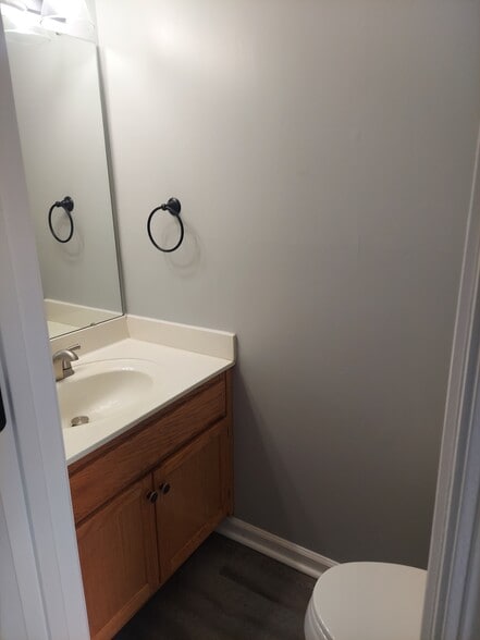 Half Bath - 118 Eveningside Dr