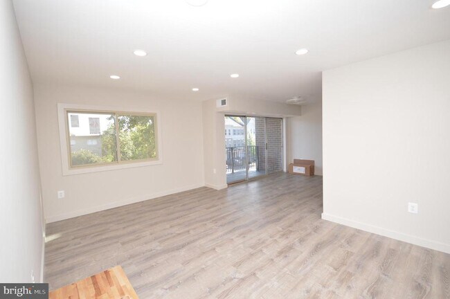 Building Photo - 12705 Dara Dr