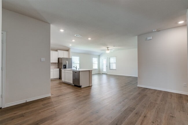 Building Photo - 5237 Sandrine Ave