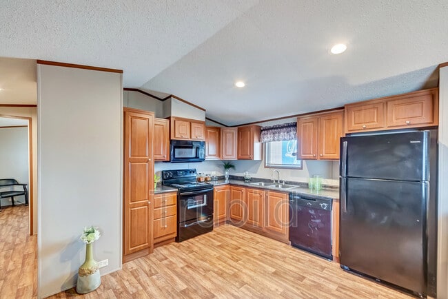 Primary Photo - 616 Moss Neck Rd