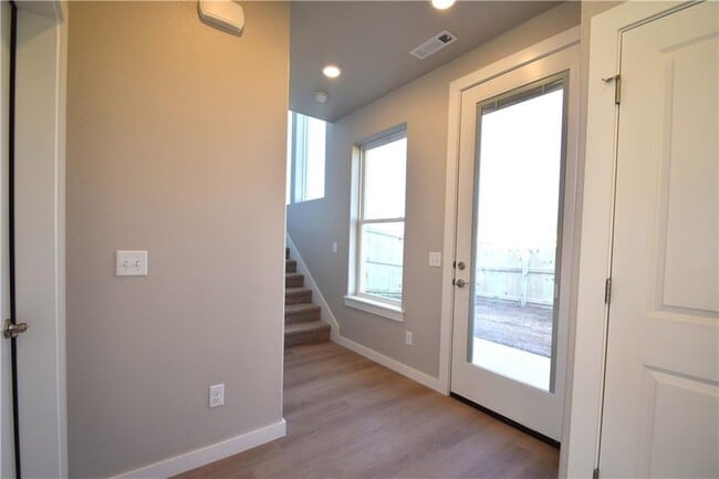 Building Photo - 1804 SW Casuarina Dr