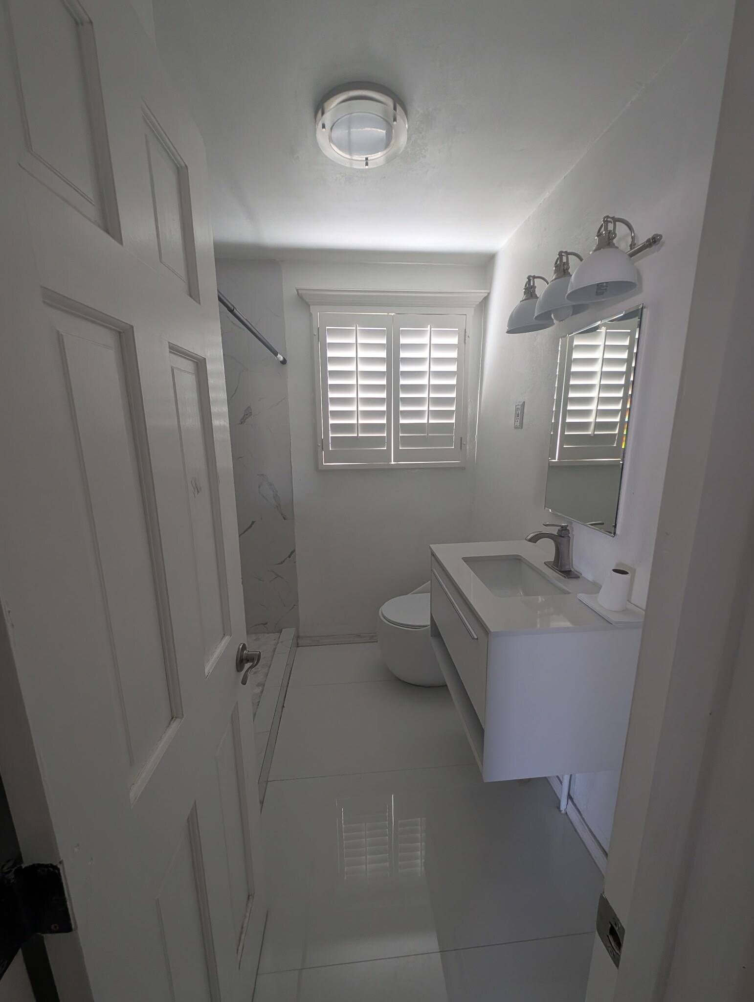 Building Photo - 5004 Royal Dr