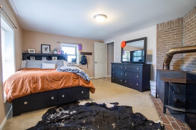 Building Photo - 3342 Yellow Sulphur Rd