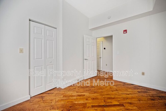 Building Photo - 21 S 13th St