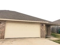 Building Photo - 962 A Remington Dr