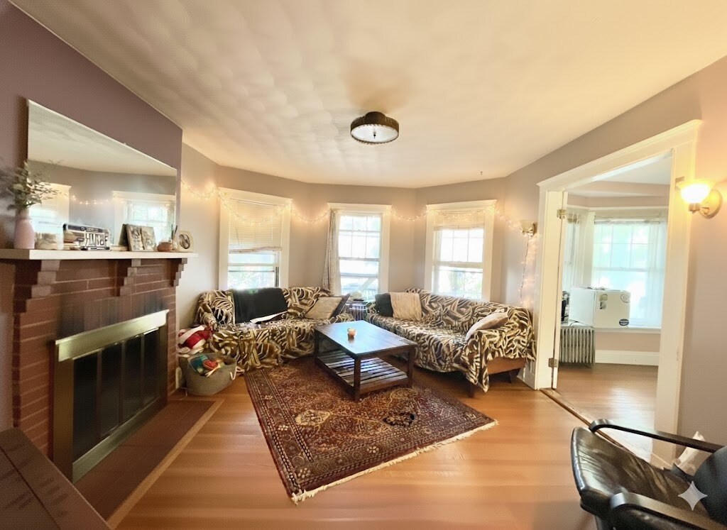 Building Photo - 35 Matchett St