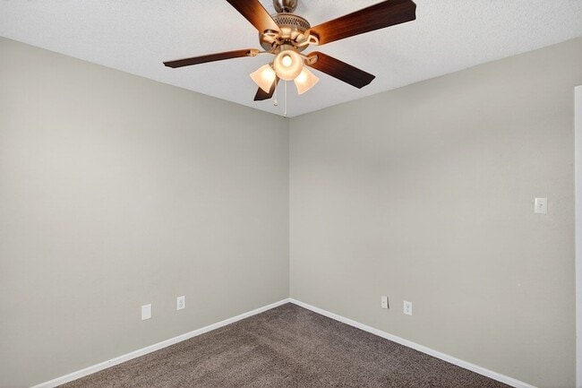 Building Photo - 3222 Preston Dr