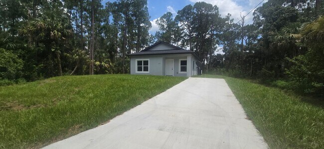 Great Location 2/1 Single Family Home - Great Location  2/1 Single Family Home