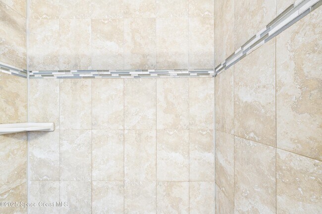 Building Photo - 1936 Gloria Cir