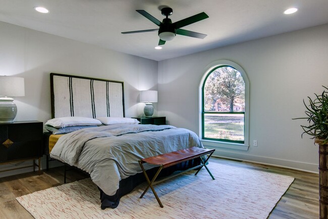 Building Photo - Palm Springs style ranch house