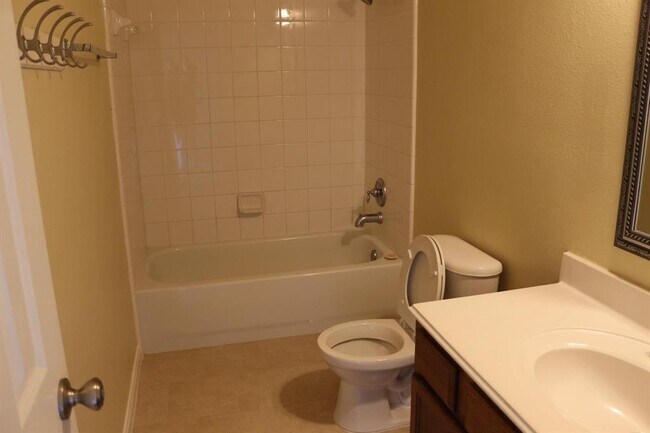 Building Photo - 15134 Diamond Way