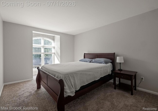 Building Photo - 1125 Meadowglen Ct