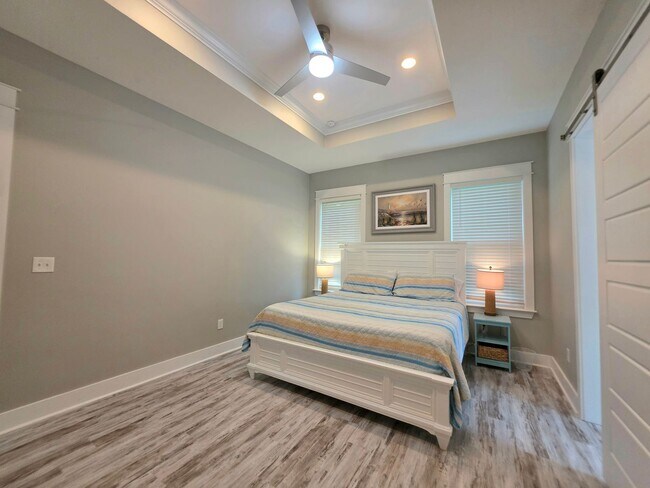 Building Photo - 8088 Carmel Cir