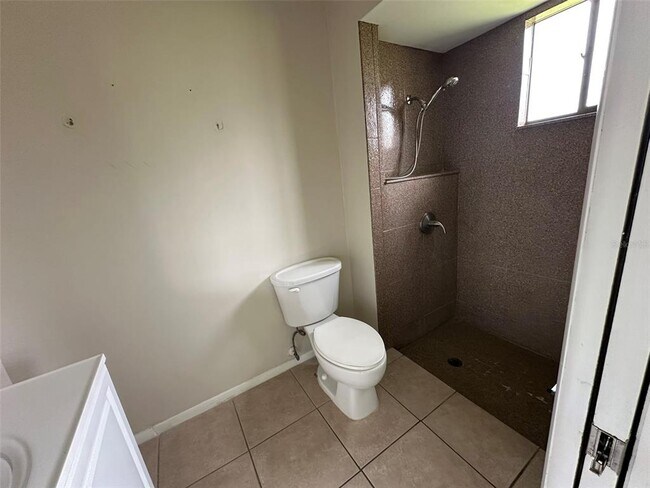 Building Photo - 804 Van Ness Cir