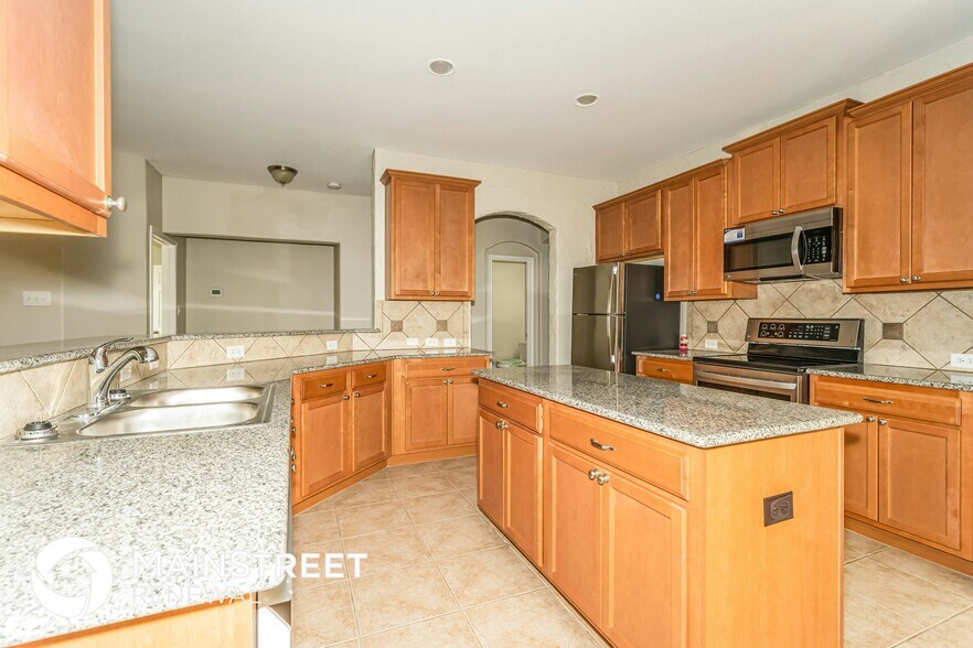 Building Photo - 15641 Landing Creek Ln