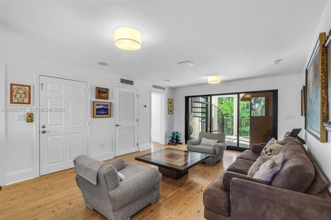 Building Photo - 420 Palmwood Ln