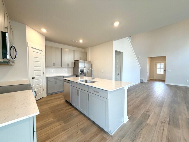 Building Photo - 1333 Gentry Dr