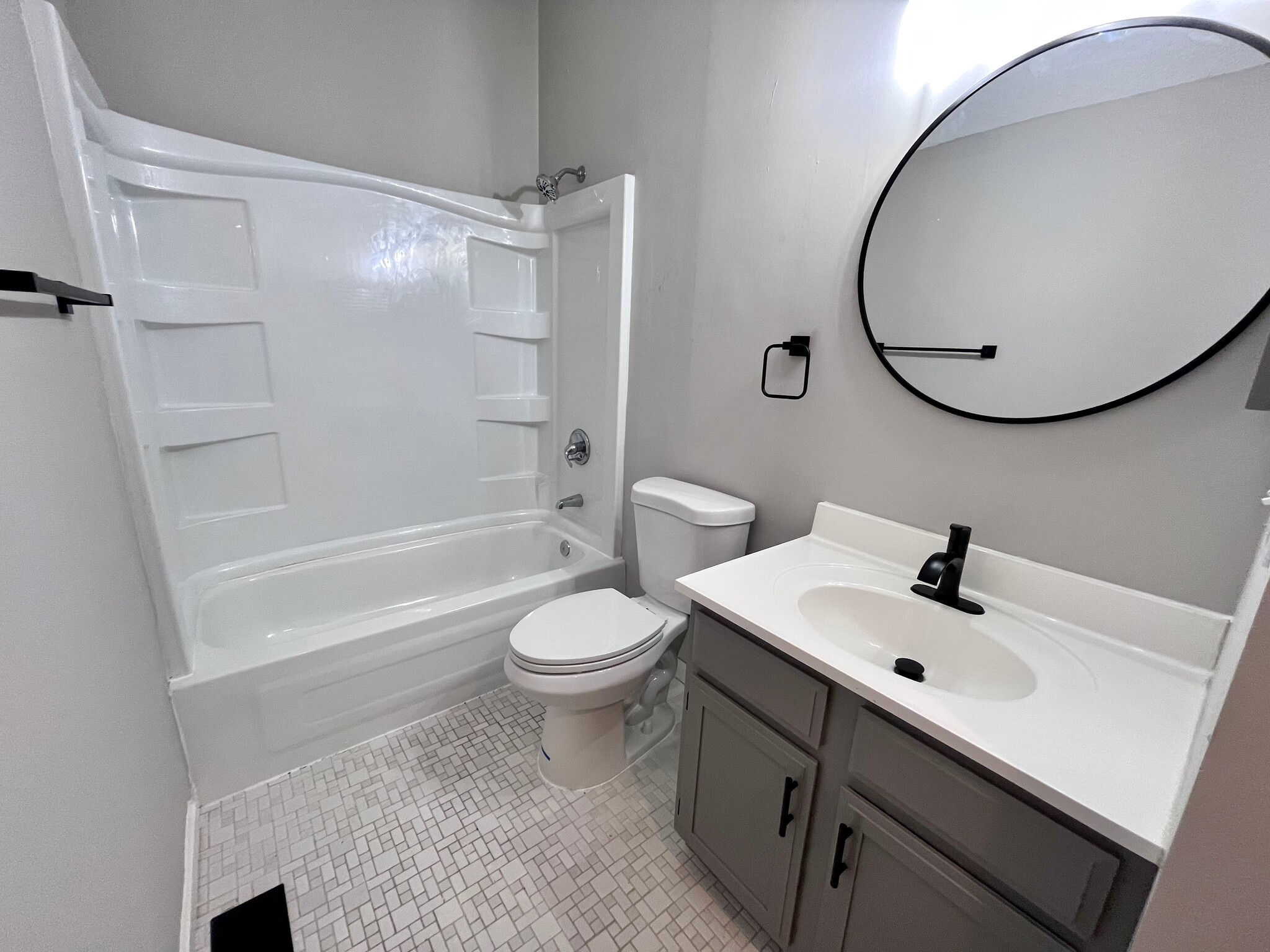 Update master bathroom - 10241 Hightower Ct