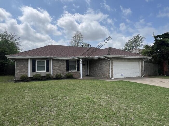 Building Photo - 2000 Lanesboro Dr