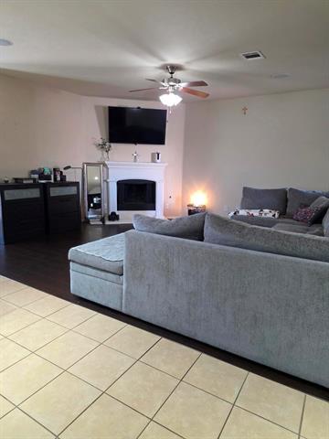 Building Photo - 213 Independence Tr