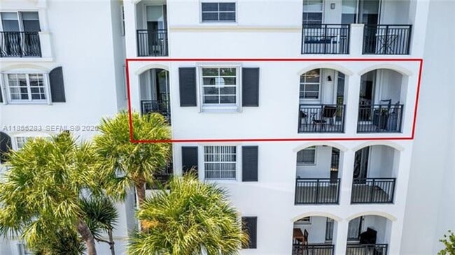 Building Photo - 3255 NE 184th St