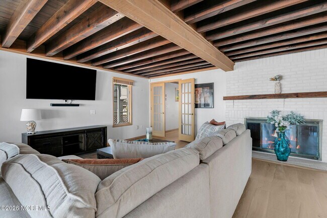Building Photo - 304 Oceanfront