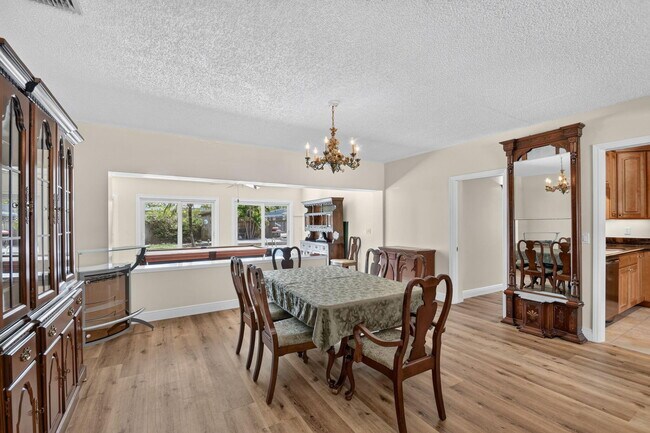 Building Photo - 111 Vassar Dr