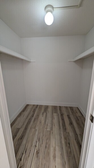 Building Photo - 48 Avonwood Rd