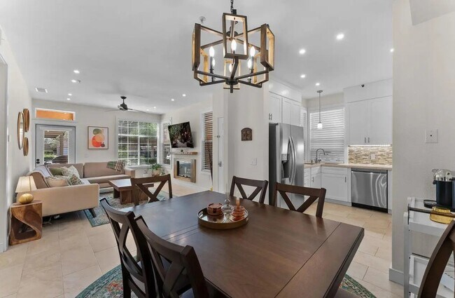 Building Photo - 18622 Caminito Cantilena