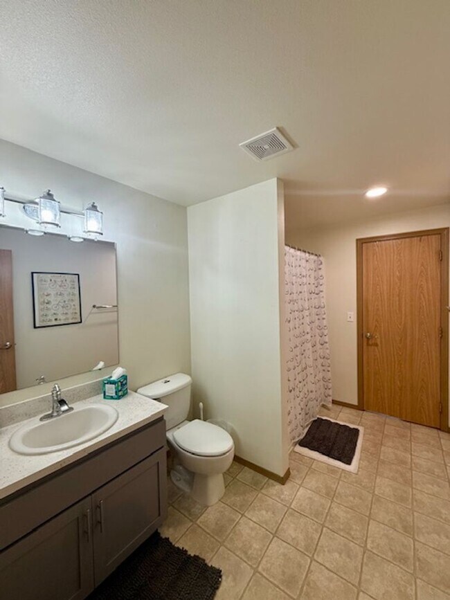 Building Photo - Serene Remodeled 4 Bedroom on Large Lot w/...