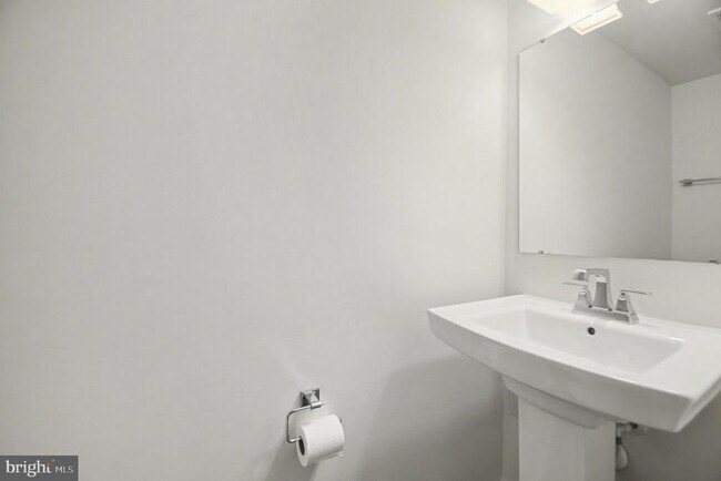 Building Photo - 11398 Willow Green Cir