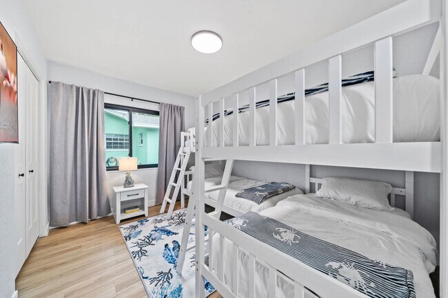 Building Photo - 115 Esther Dr