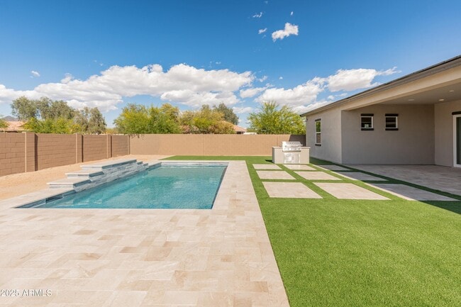 Building Photo - 4236 E Whisper Rock Trl