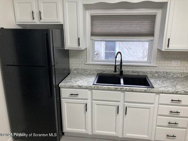 Building Photo - 127 N Lincoln Ave