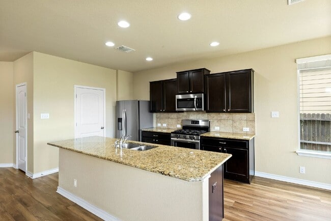 Building Photo - 2-Story Home with Greenbelt Views