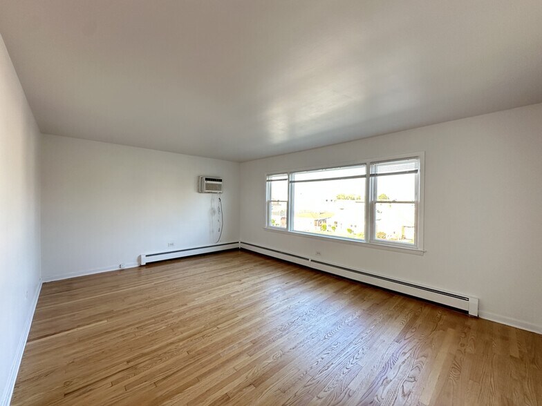Building Photo - 1812 N 20th Ave