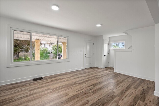 Building Photo - 2671 Whitehead Rd