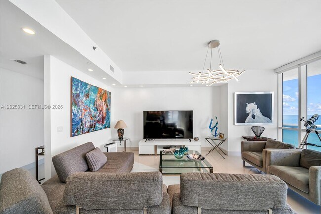 Building Photo - 16001 Collins Ave
