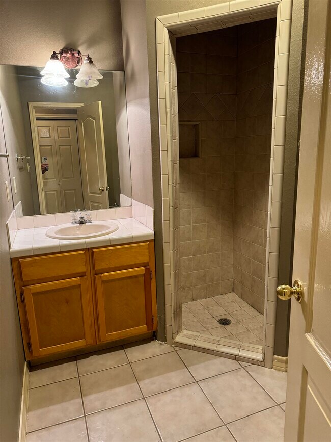 Building Photo - 9903 Crystal Ct