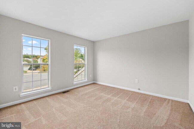 Building Photo - 18865 Crossroads Ct