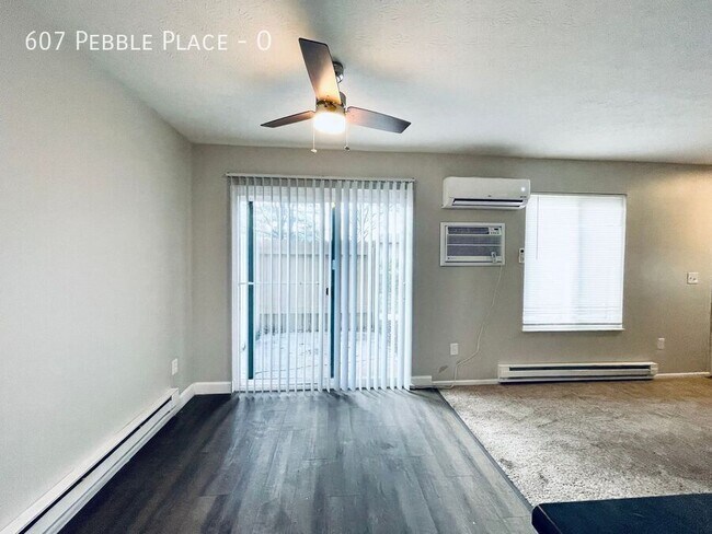 Building Photo - 607 Pebble Pl Dr