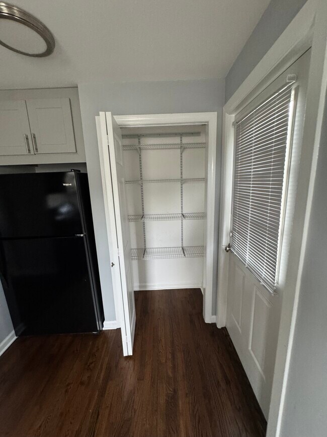 Building Photo - 437 Wheaton Ave